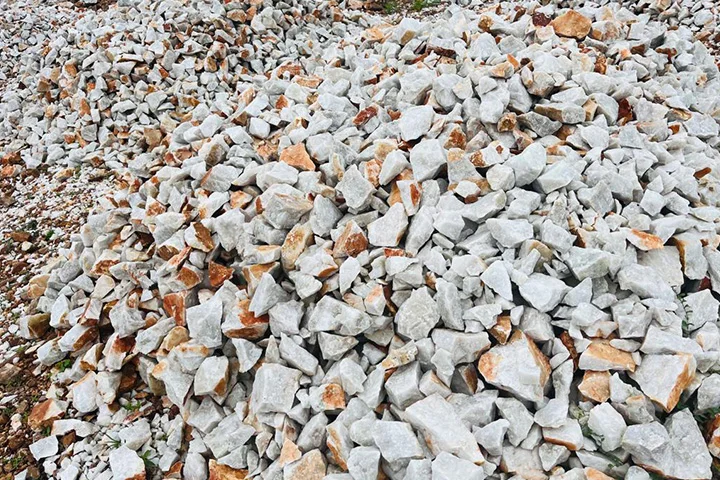 Quartz lumps